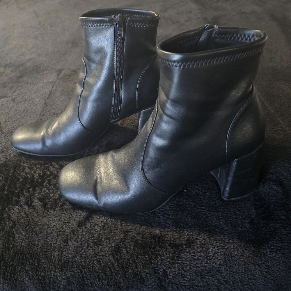 Black dress boots